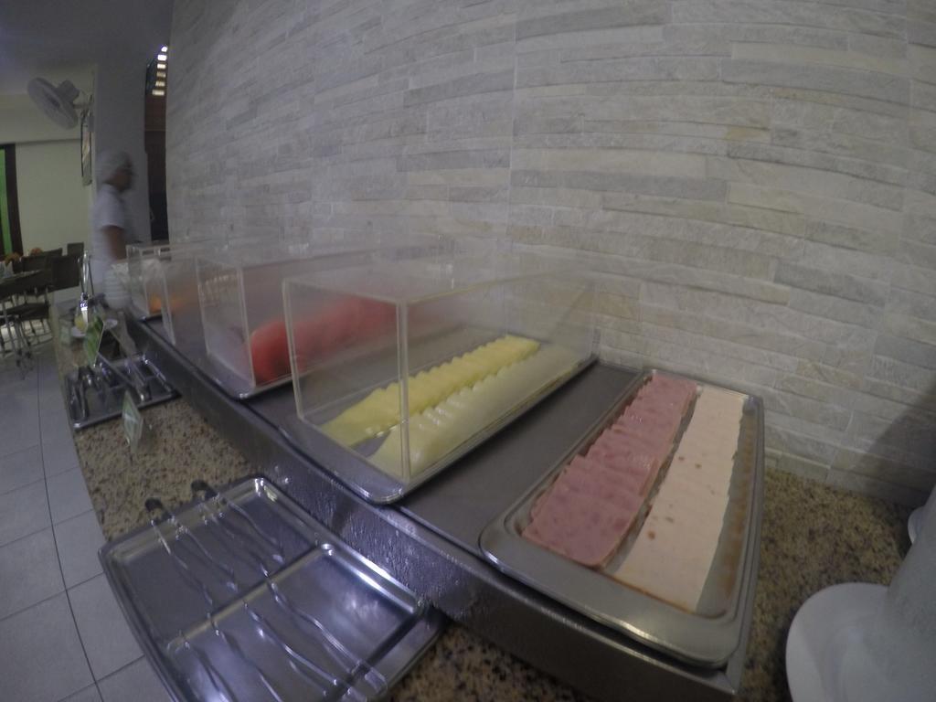 Abrolhos Praia Hotel Форталеза Екстериор снимка