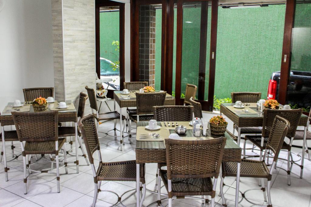 Abrolhos Praia Hotel Форталеза Екстериор снимка